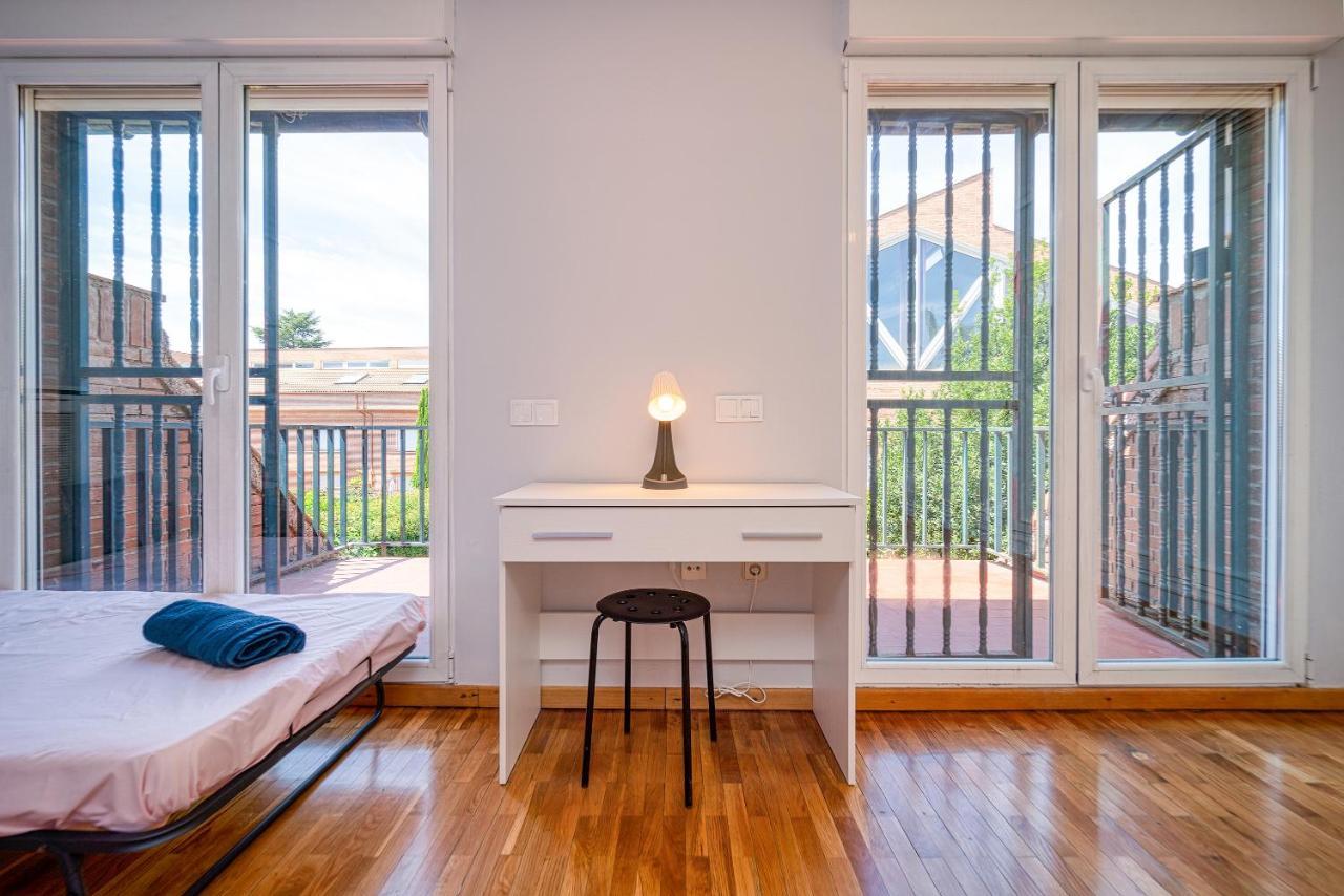 L Casa Cafe El Plantio Calle Segundo Anca 11 28023 Guest house Madrid
